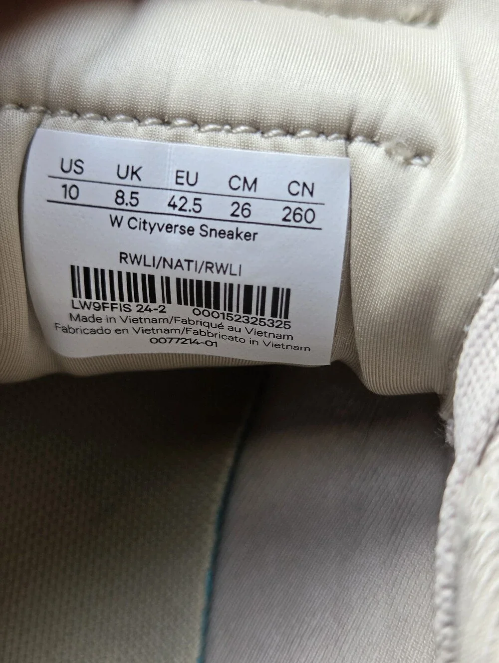 Lululemon Cityverse athletica Woman’s Sand/Taupe Low-Top Sneakers US Size 10